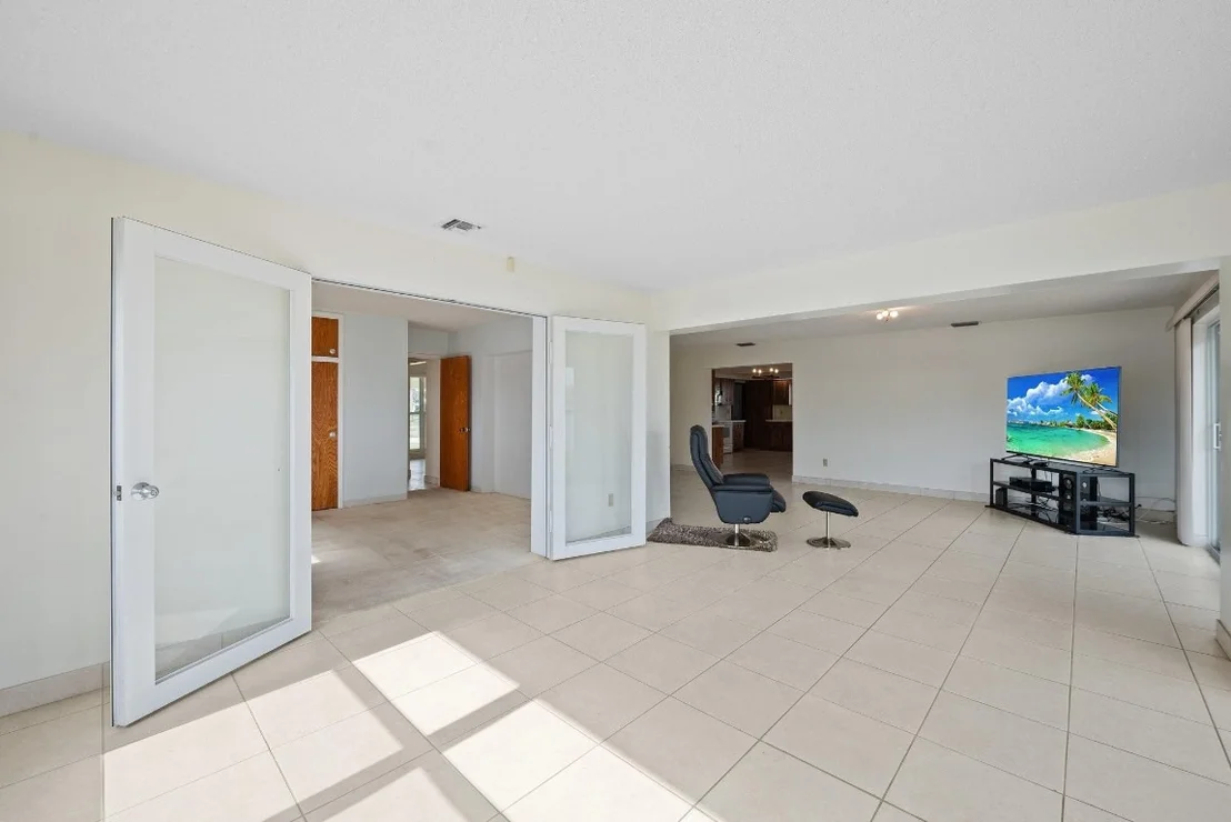 Photo of 248 SE 4th Avenue