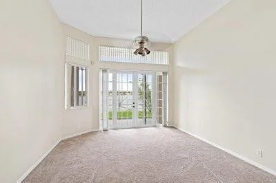 Photo of 921 Crestview Circle