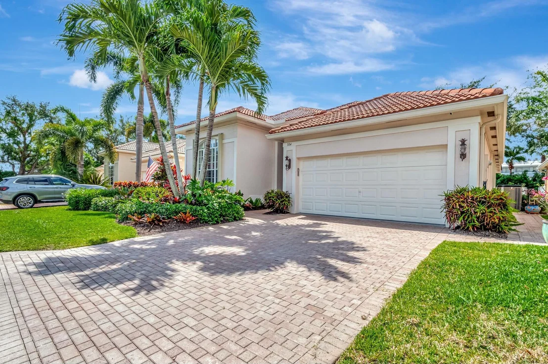 Photo of 104 Palm Circle