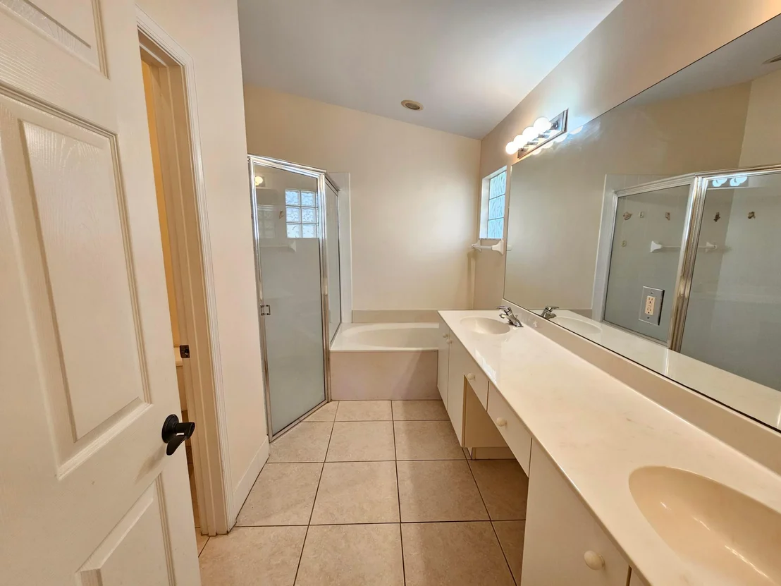Photo of 12827 HAMPTON LAKES Circle