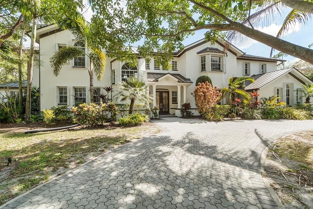 Photo of 13638 Greentree Trail