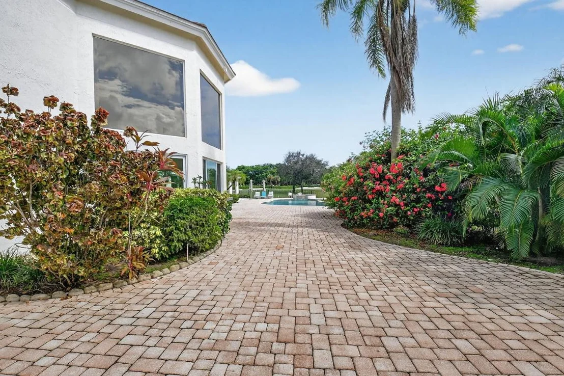 Photo of 16670 Senterra Drive