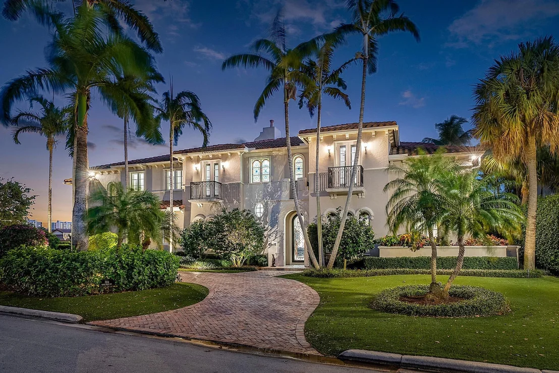 Photo of 384 Royal Palm Way