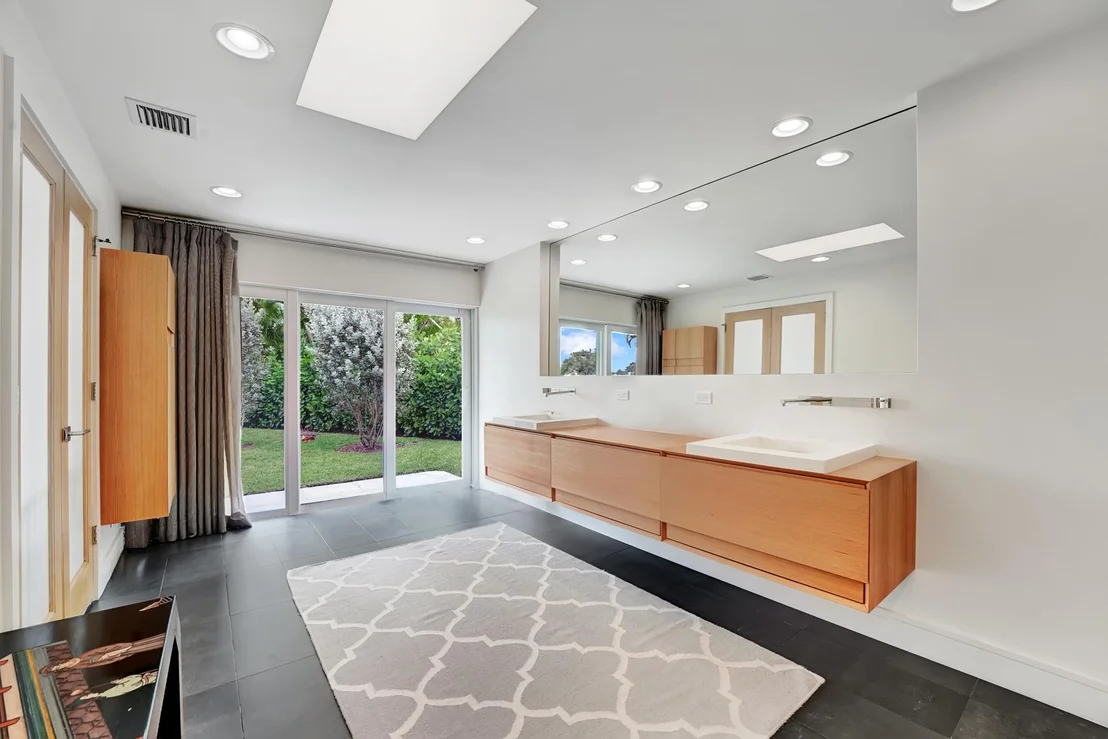 Photo of 4325 White Cedar Drive