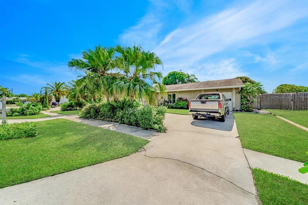 Photo of 10142 Windtree Lane N