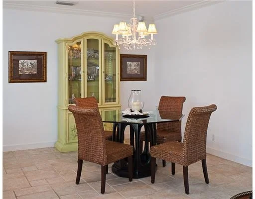 Photo of 650 Tulip Tree Lane