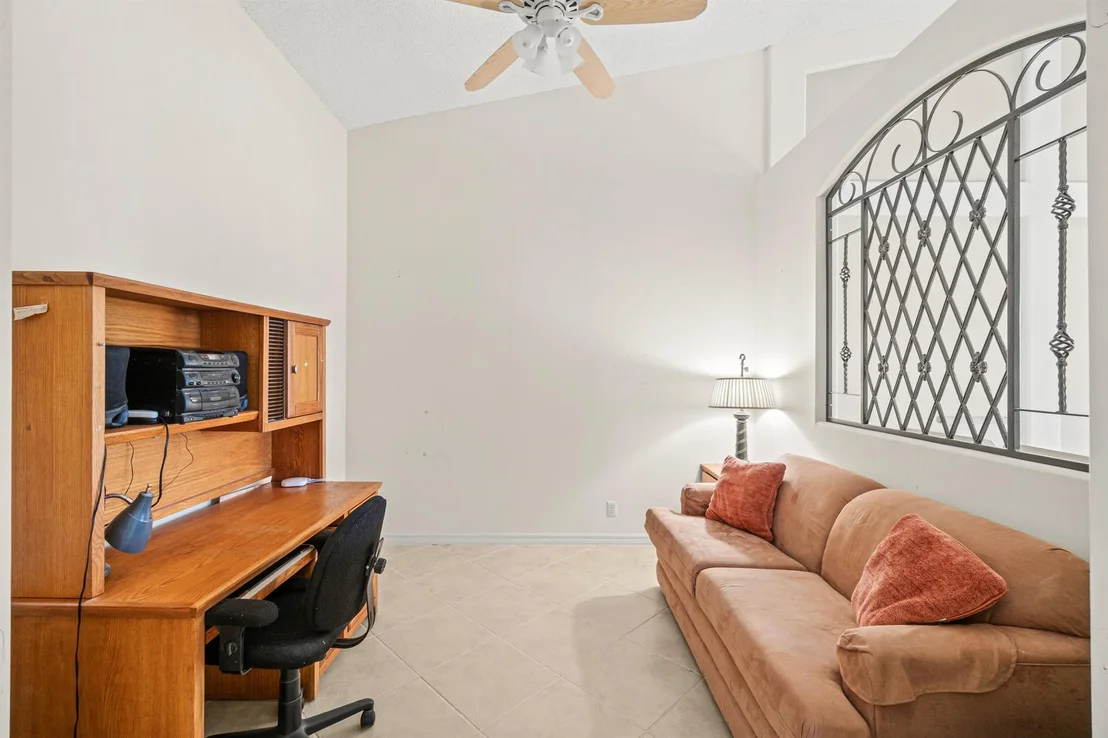 Photo of 6252 Heliconia Road