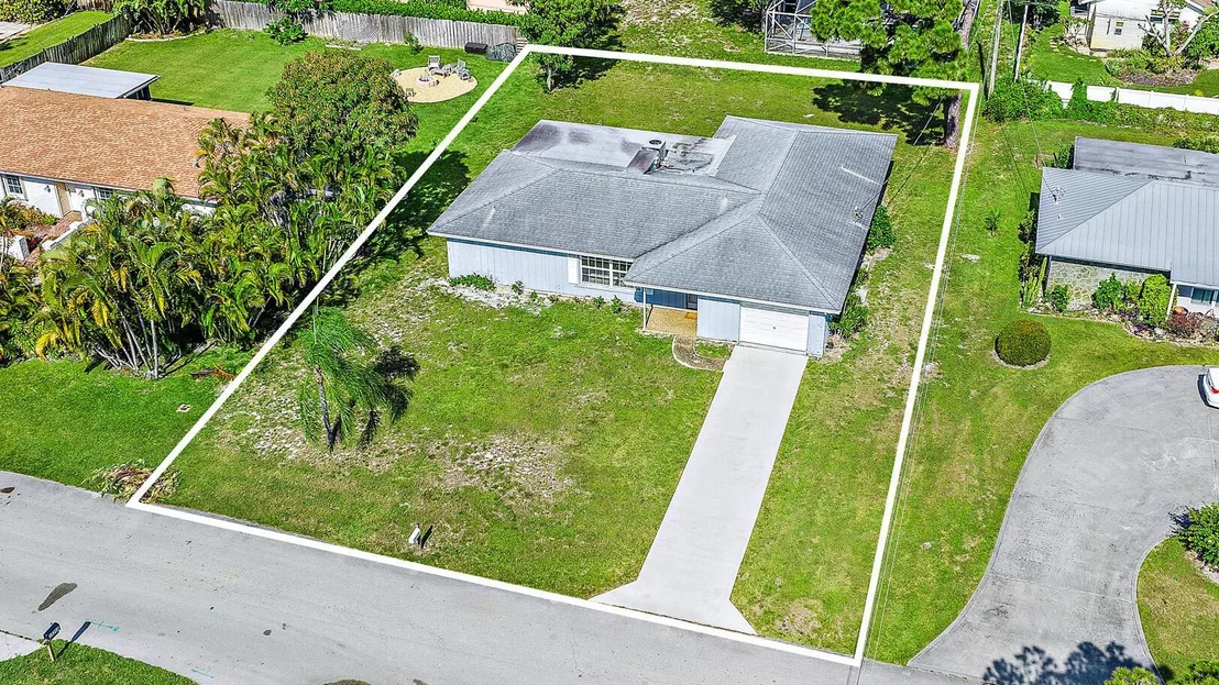 Photo of 19359 Gulfstream Drive
