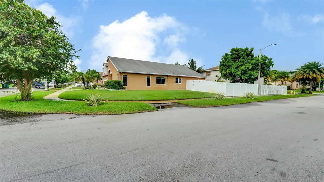 Photo of 9581 Boulder Street