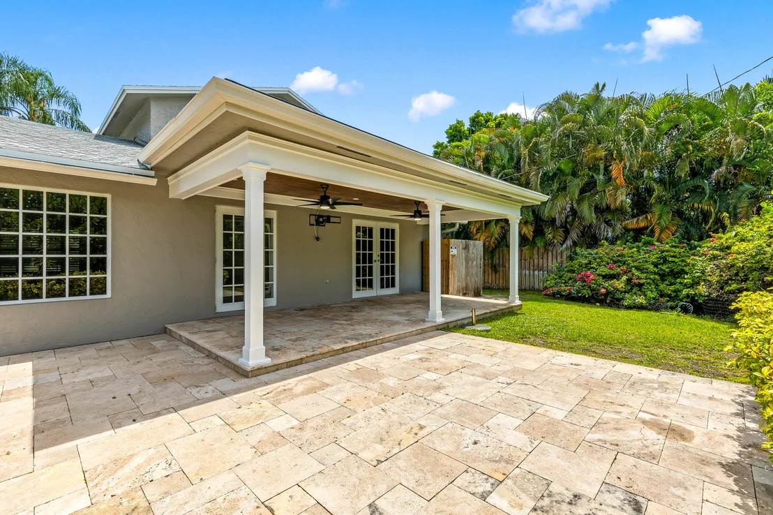 Photo of 4610 Pinetree Drive
