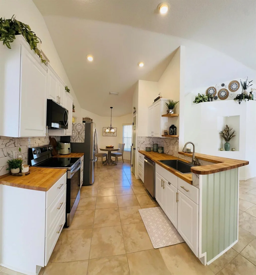 Photo of 15025 SW 24th Circle