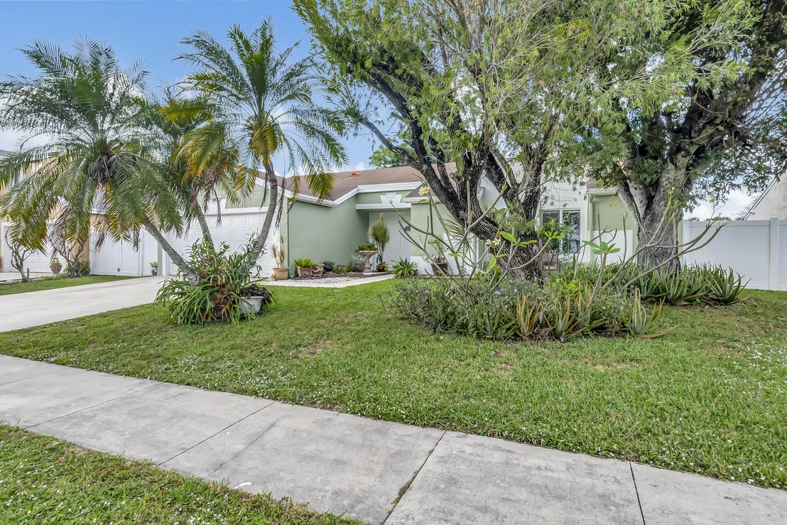 Photo of 9873 Robins Nest Road