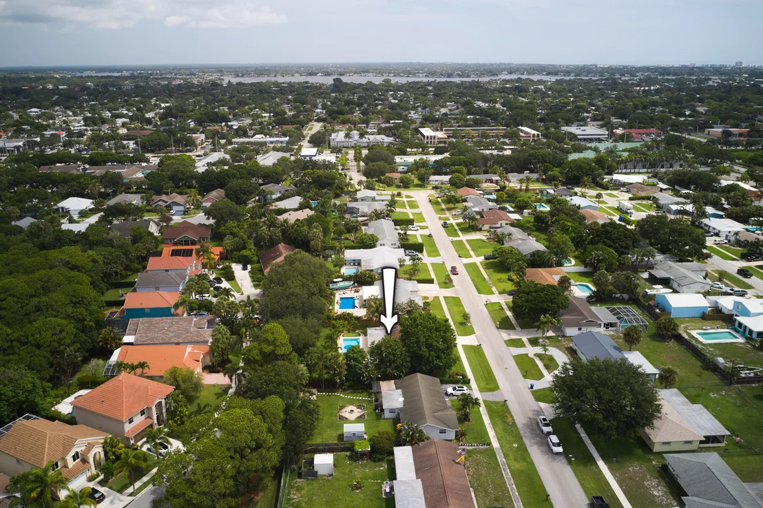 Photo of 304 Circle W