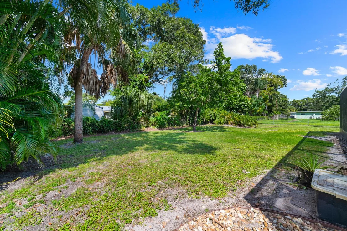 Photo of 3007 Summit Street