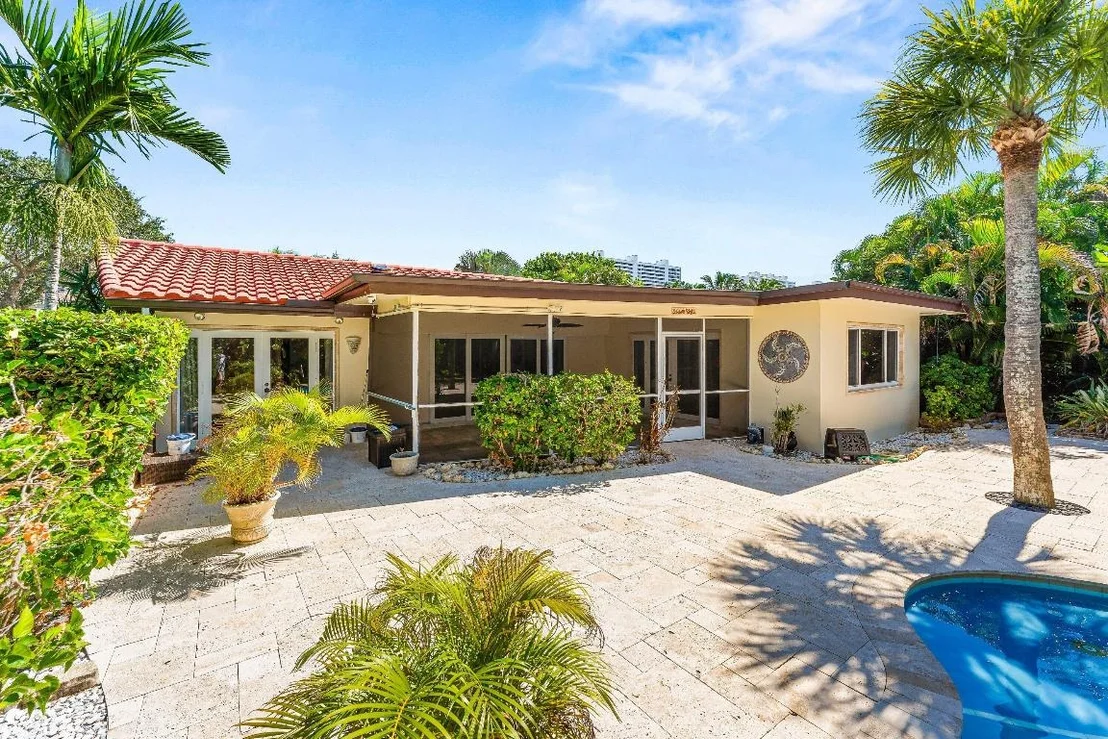 Photo of 2301 Banyan Road