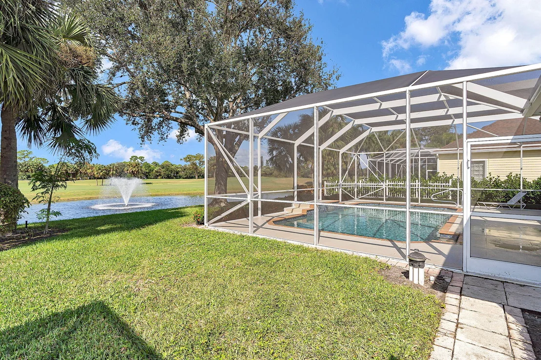 Photo of 216 Barbados Drive