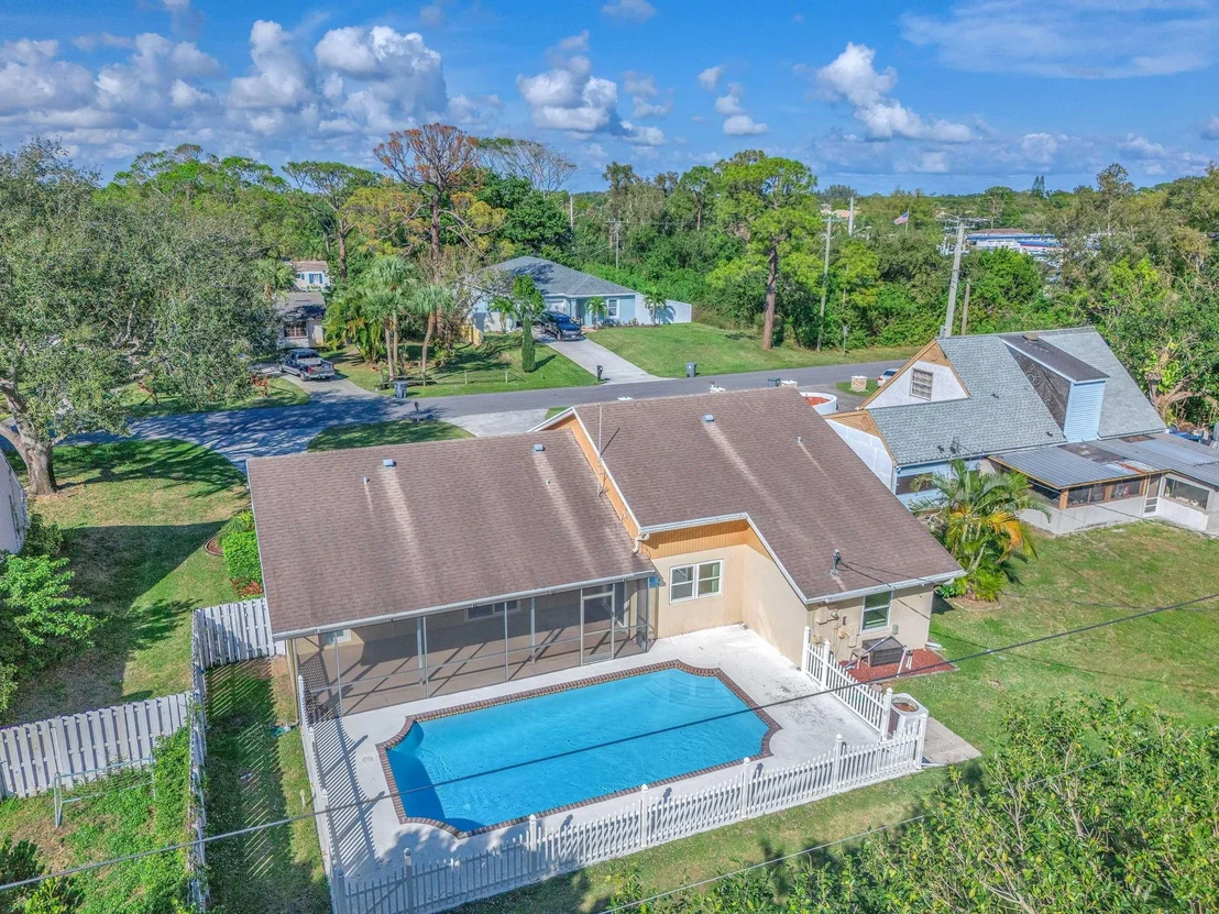 Photo of 5054 Beechwood Road