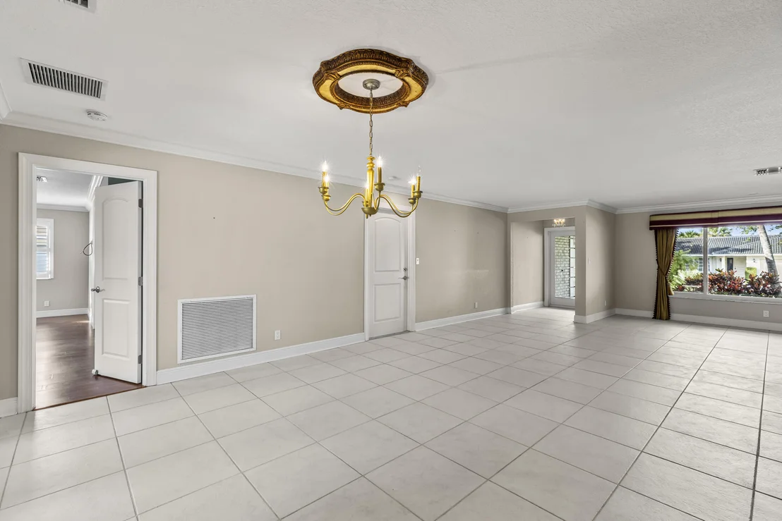 Photo of 3210 Lakeview Drive