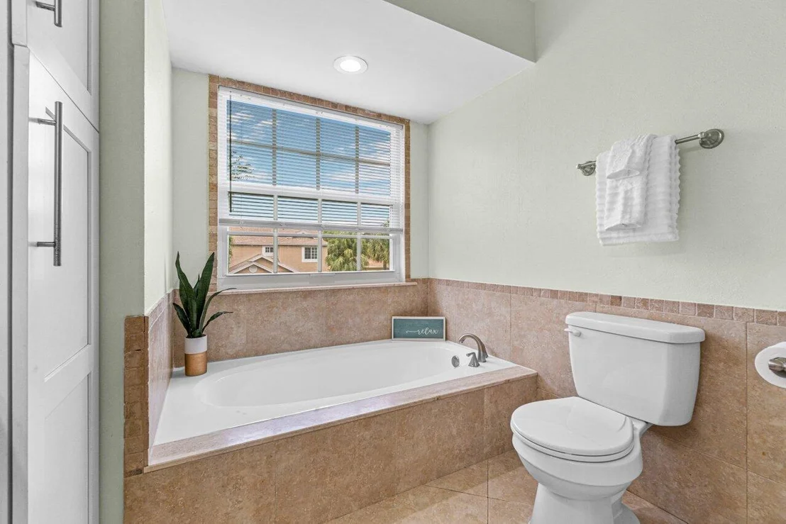 Photo of 1071 Fairfax Circle W
