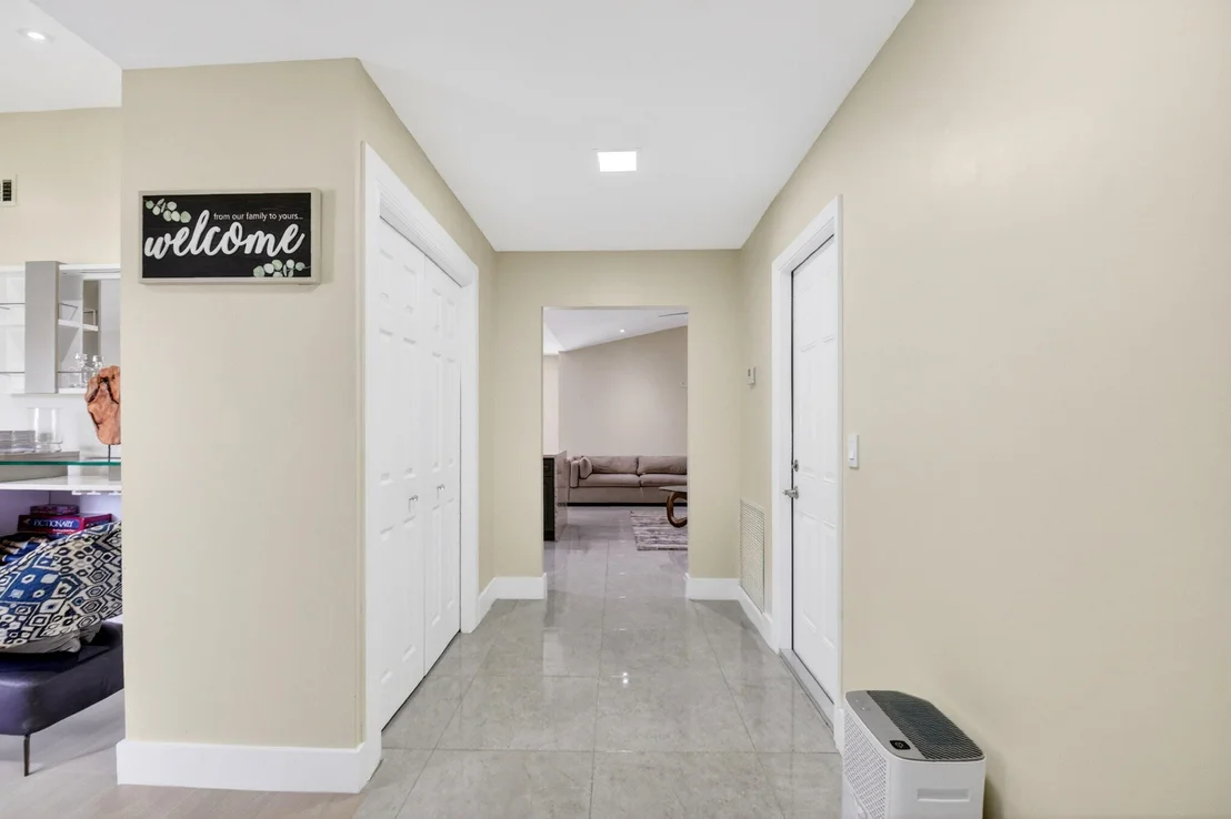 Photo of 990 Hickory Trail