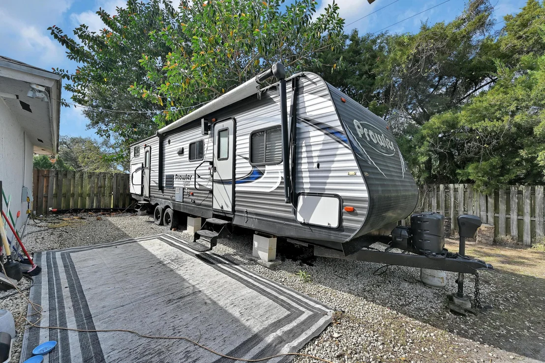 Photo of 2404 Dade Road
