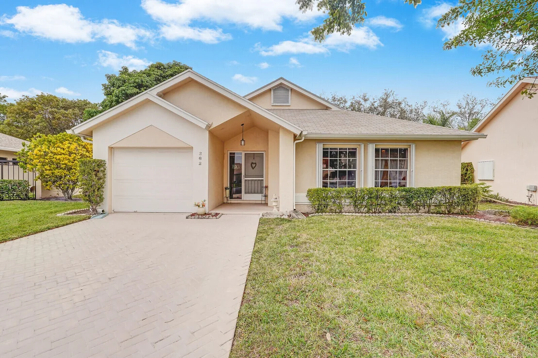 Photo of 262 W Moccasin Trail W