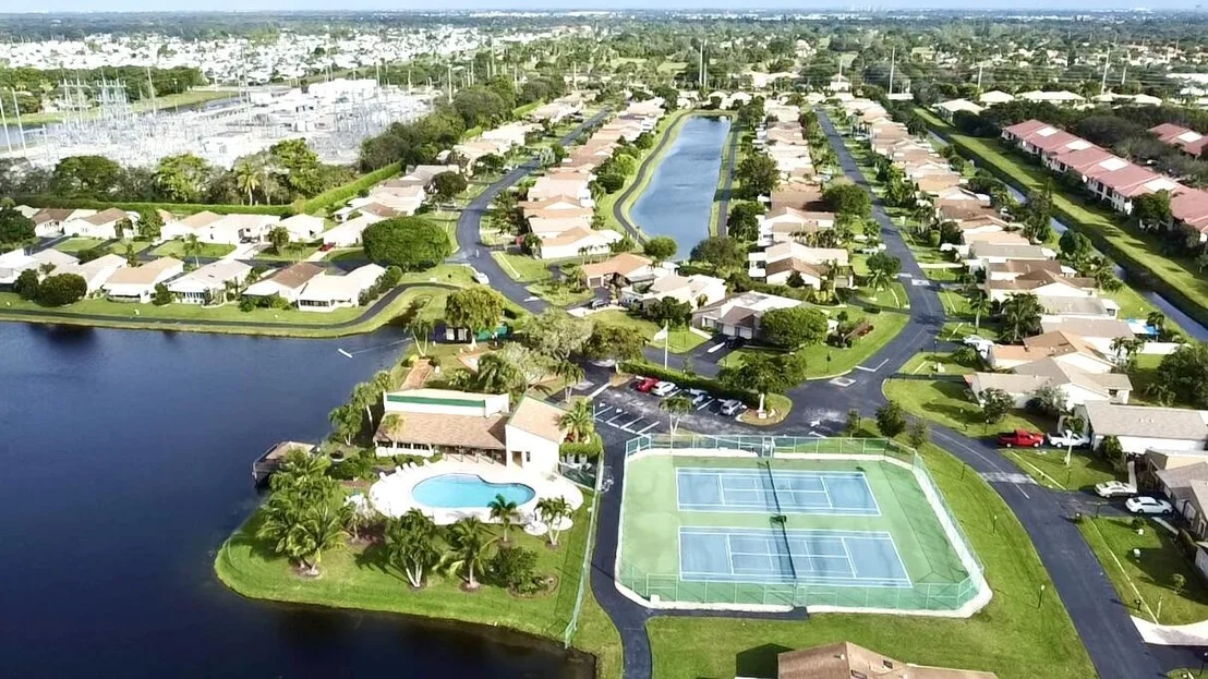 Photo of 5254 Mirror Lakes Boulevard