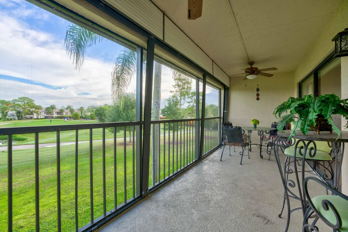 Photo of Unit E at 702 Pinecrest Circle