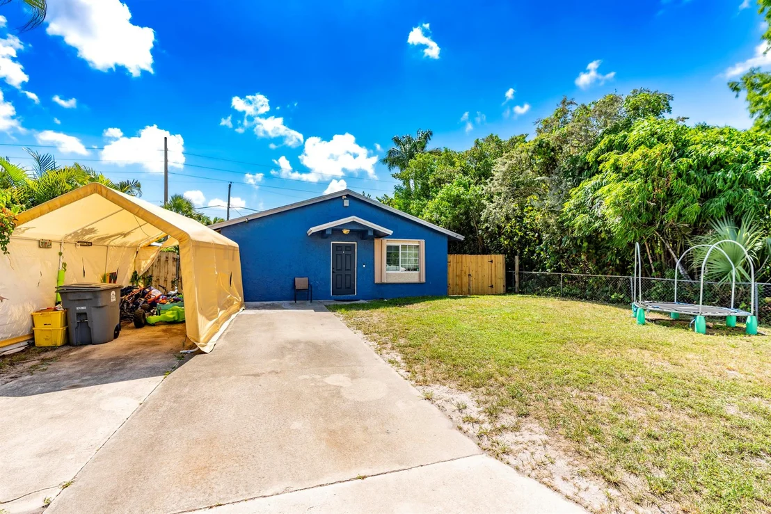 Photo of 7723 4th Terrace