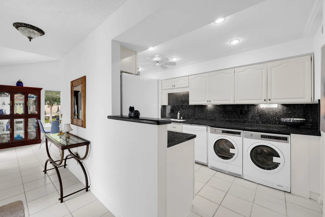 Photo of 802 Summerwinds Lane