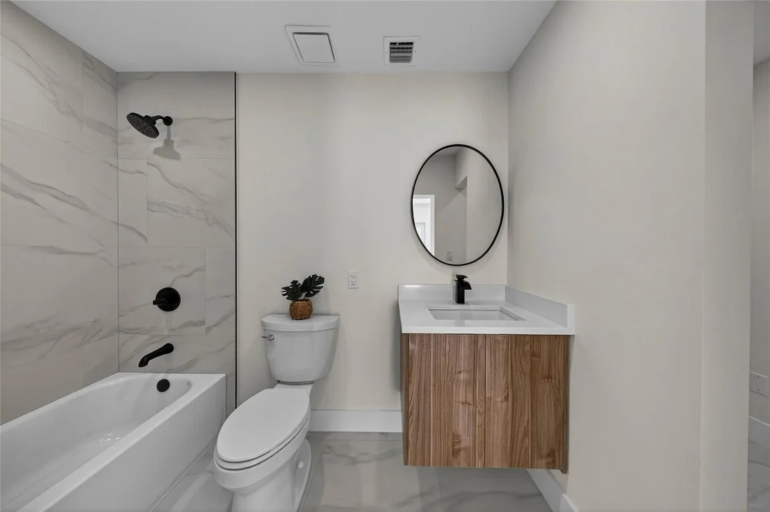 Photo of 230 SE 3rd Avenue