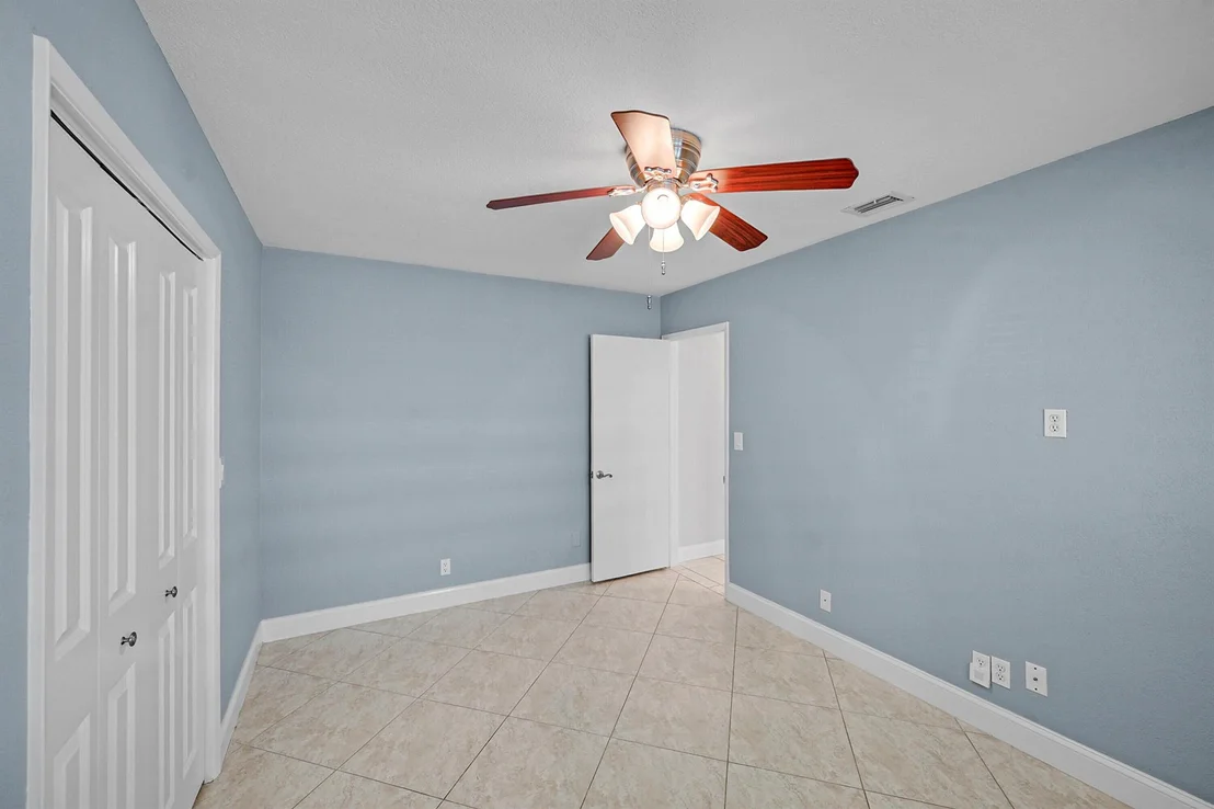 Photo of 2585 SE 6th Street
