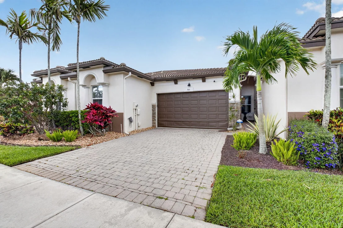 Photo of 7818 Serra Way