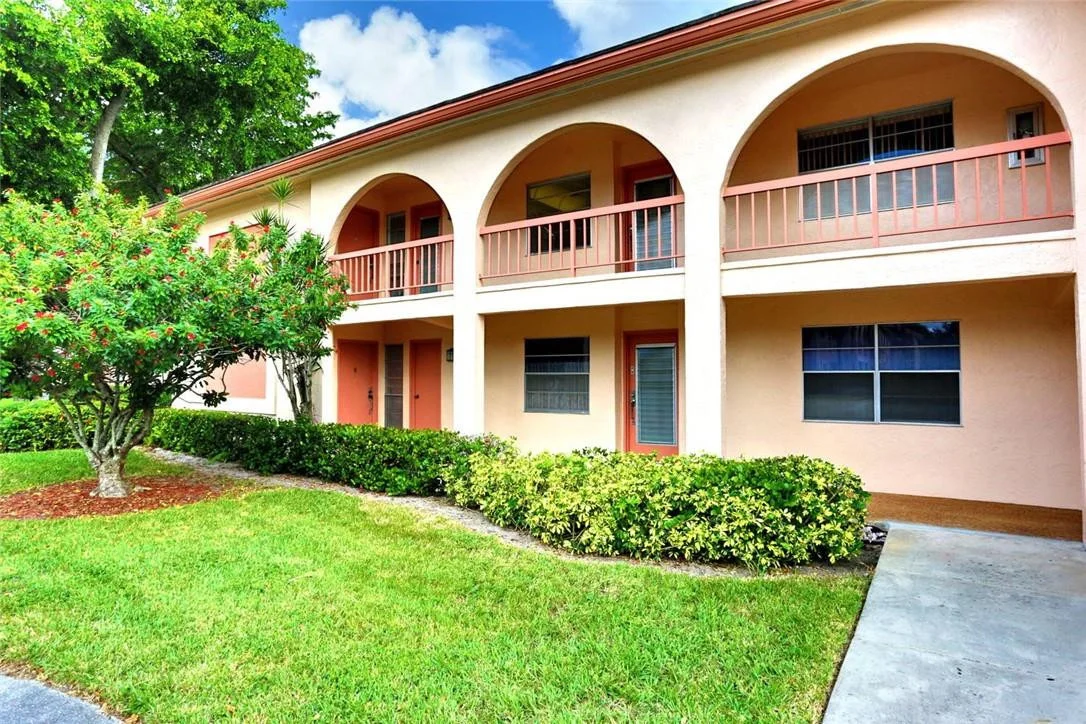 Photo of Unit B2 at 1108 Bahama Bend
