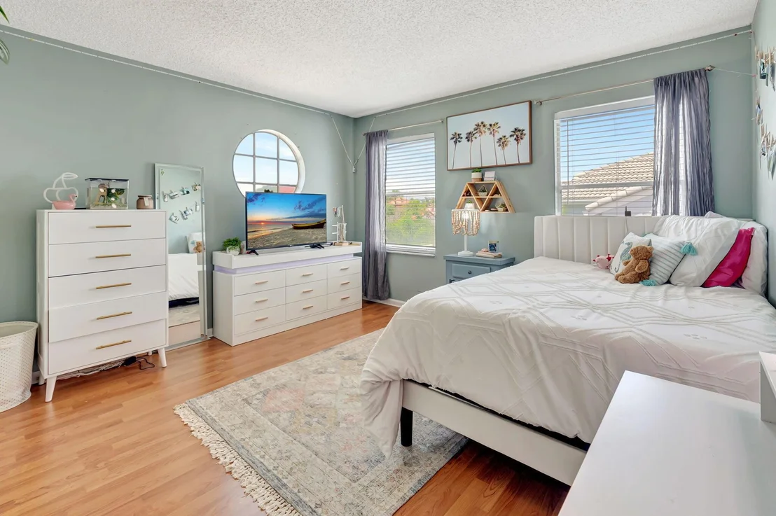 Photo of 8884 Spring Valley Drive