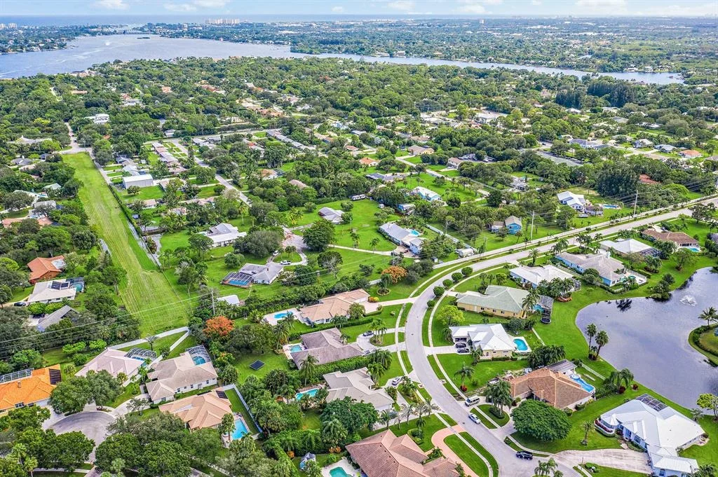 Photo of 18586 Lakeside Gardens Drive