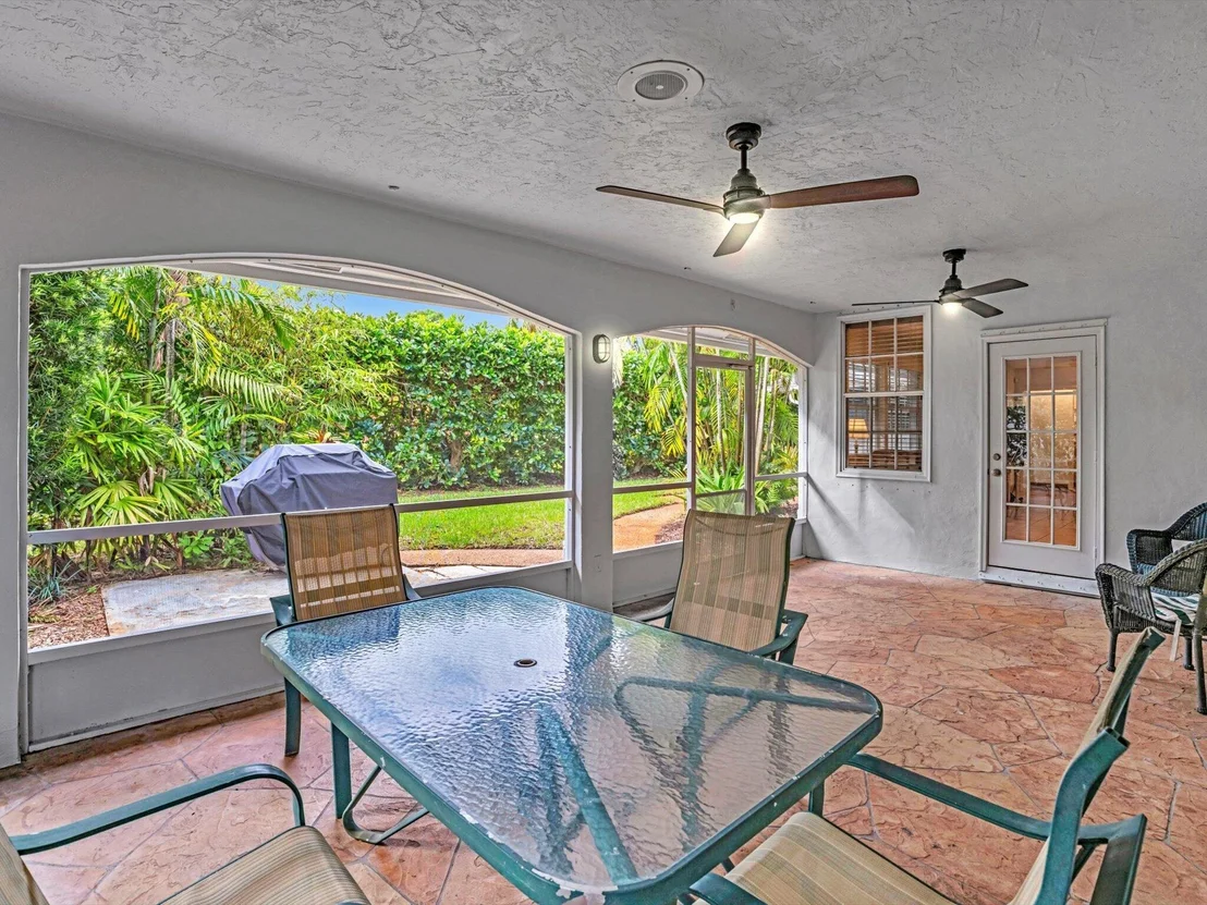 Photo of 3204 Lakeview Drive