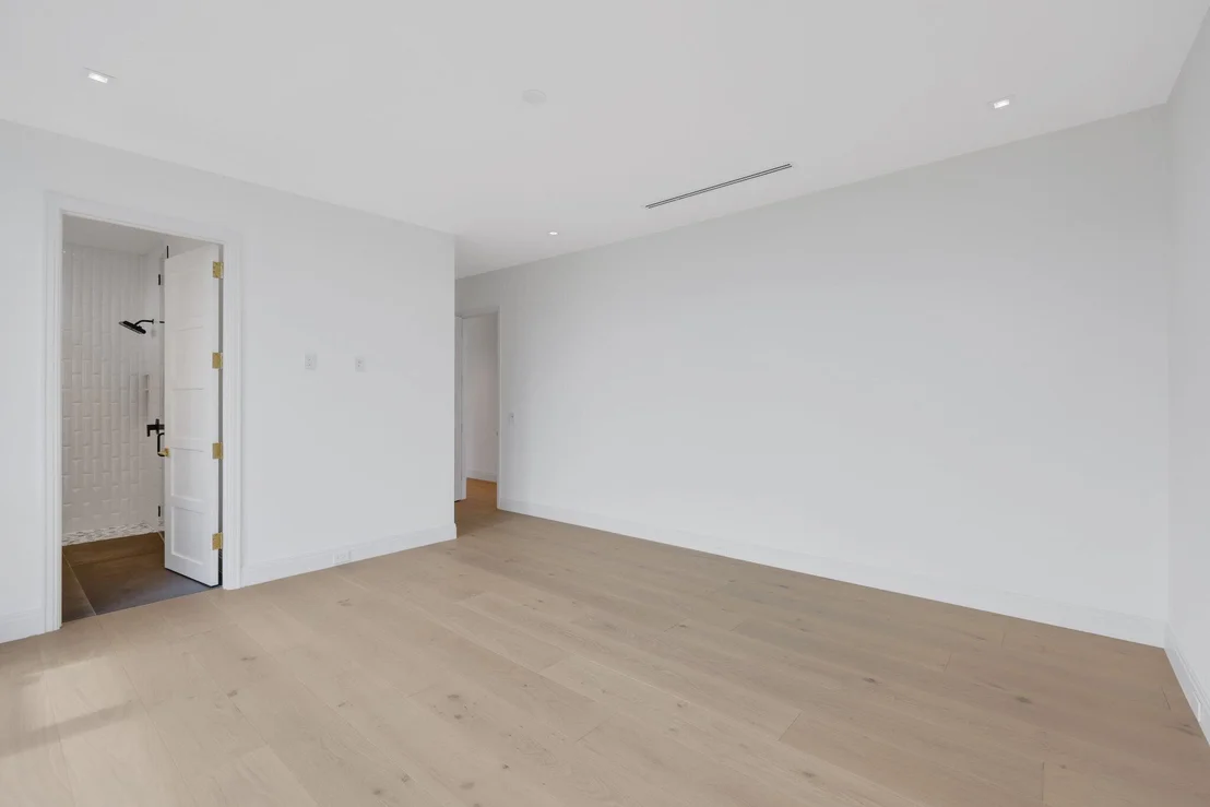 Photo of 320 Grove Place