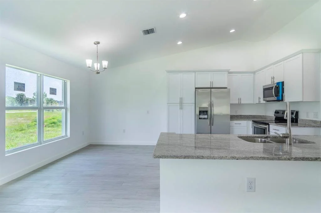 Photo of 810 SE 39th Terrace