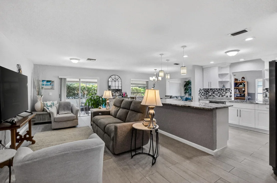 Photo of 6277 Overland Place