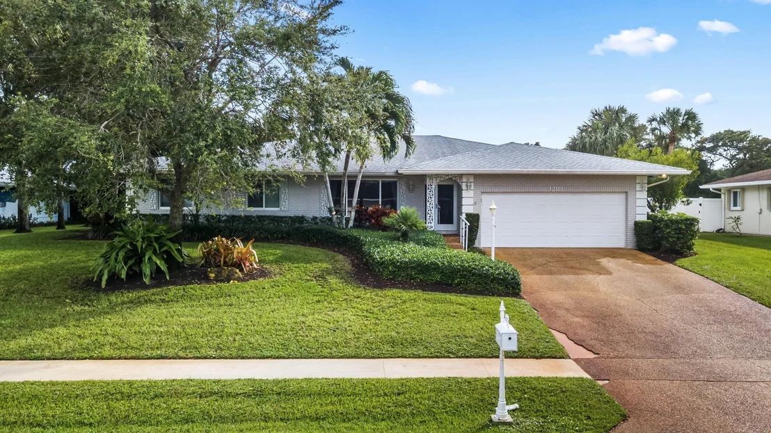 Photo of 3210 Lakeview Drive