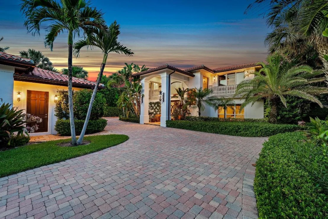 Photo of 613 S Beach Road