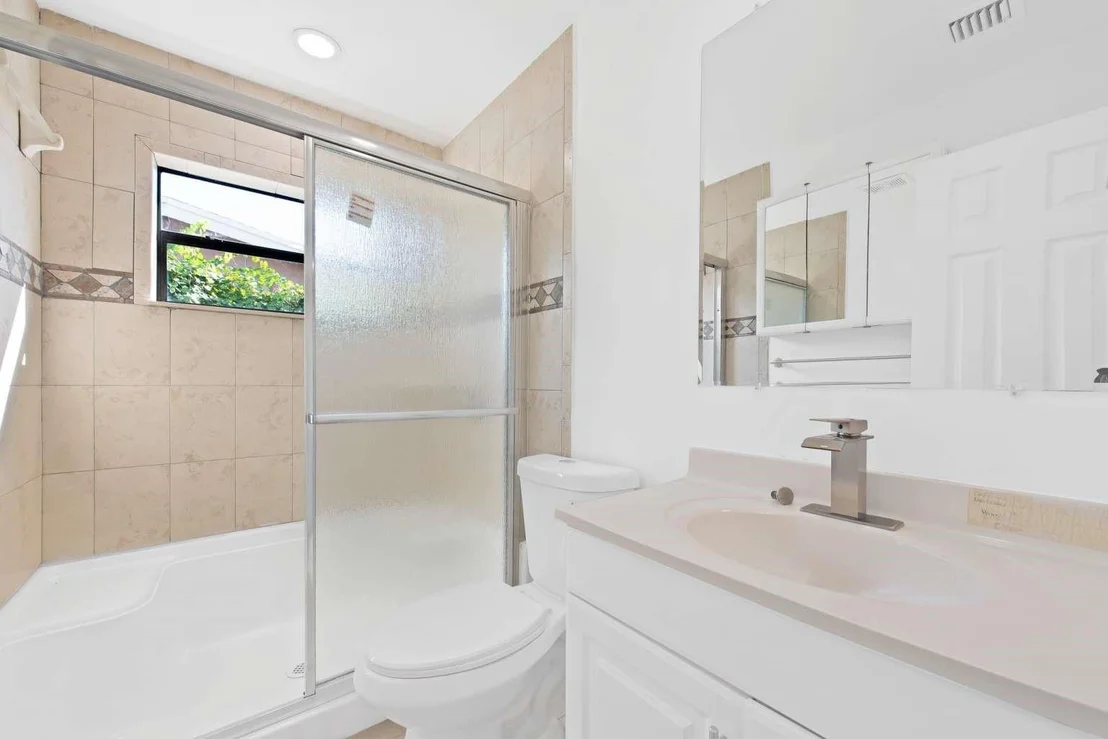 Photo of 4530 NW 25th Place