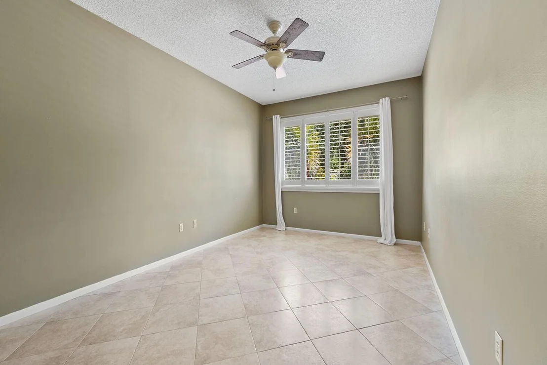 Photo of Unit D2 at 103 Half Moon Circle