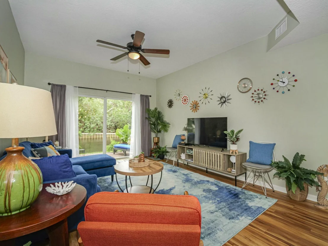 Photo of Unit 103 at 536 7TH Square