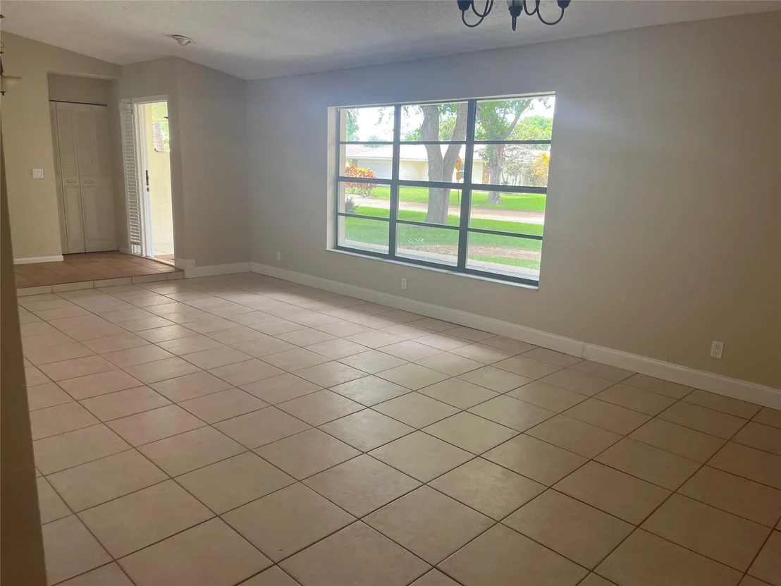 Photo of 10734 NW 17th Manor