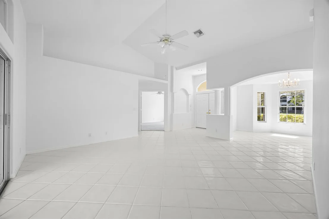 Photo of 1040 Egret Circle Circle N