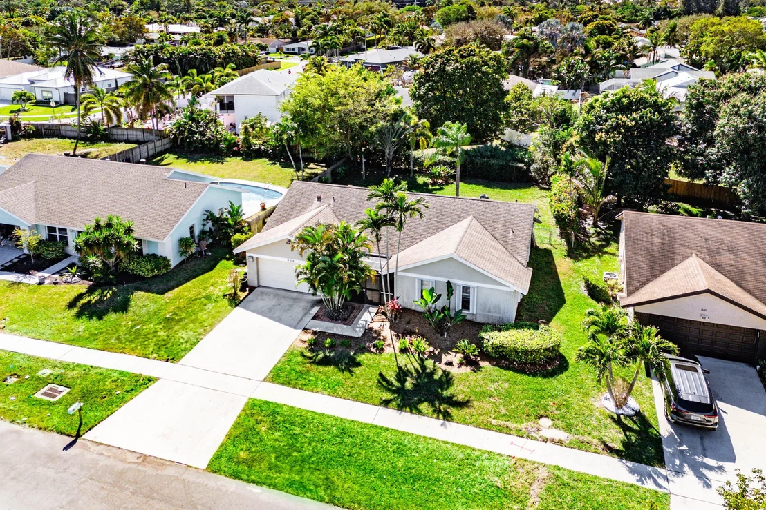 Photo of 838 NW 9th Way