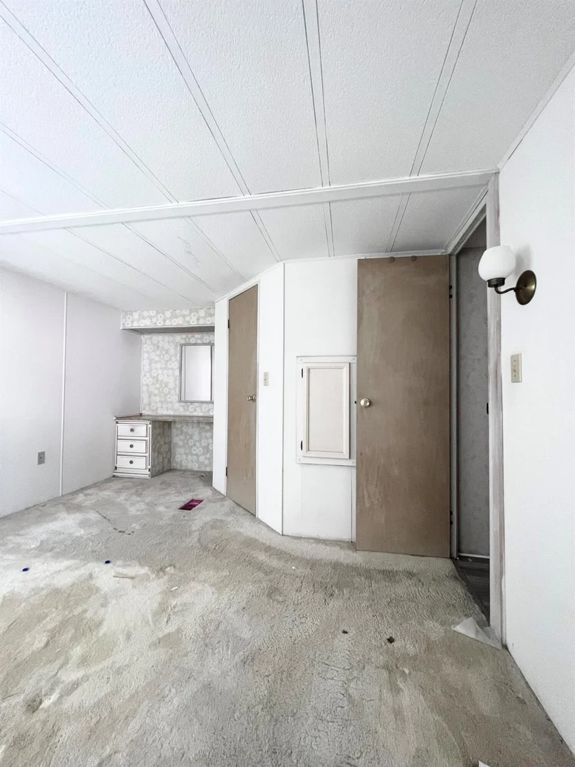 Photo of Unit 35 at 400 N A1a