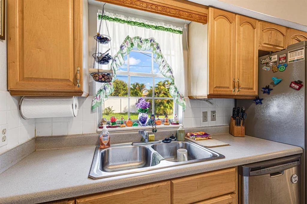Photo of 115 W Beverly Rd
